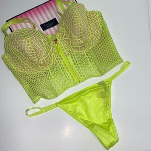 🔥Victoria Secret bra 34DD very sexy lined demi & M panty set